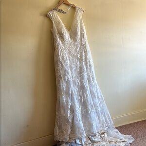 Maggie Sottero Lace Wedding Dress in Ivory